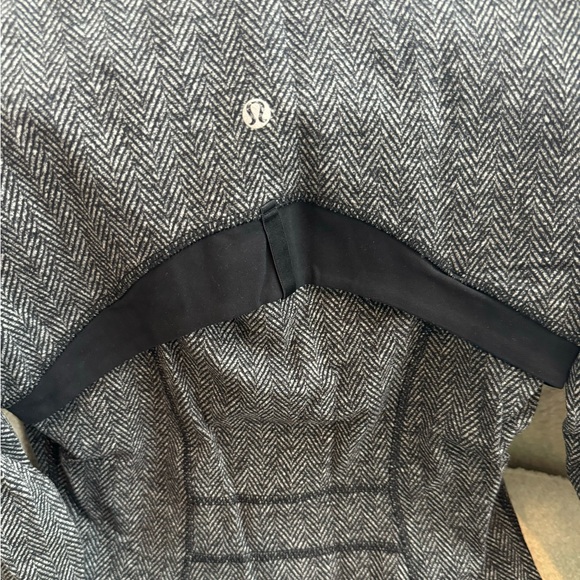 Lululemon Casual Define Jacket Size 6 Herringbone Grey and Black Almost New! - Picture 6 of 6
